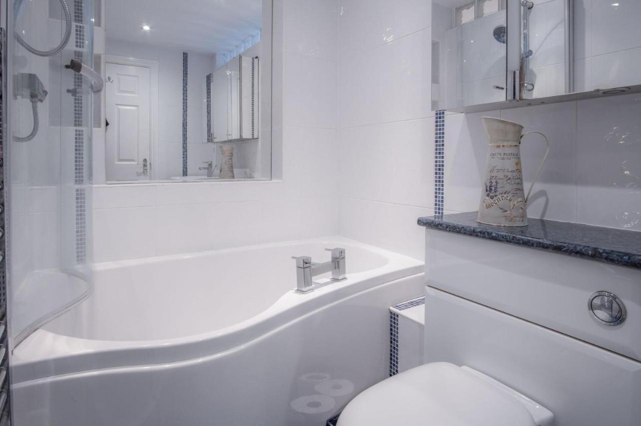 Goscar Court - 1 Bedroom Apartment - テンビー エクステリア 写真