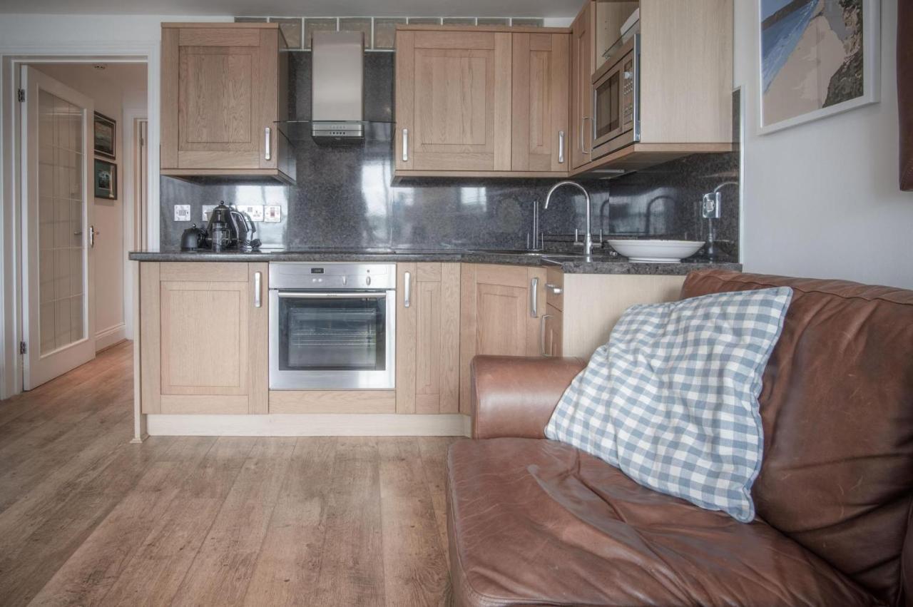 Goscar Court - 1 Bedroom Apartment - テンビー エクステリア 写真